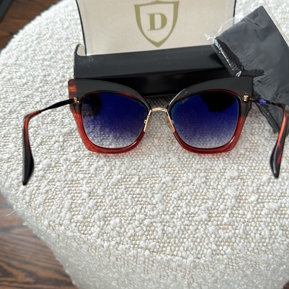 EUC DITA Stormy Sunglasses - as seen on Adriana Grande or Olivia Palmero - Picture 5 of 8